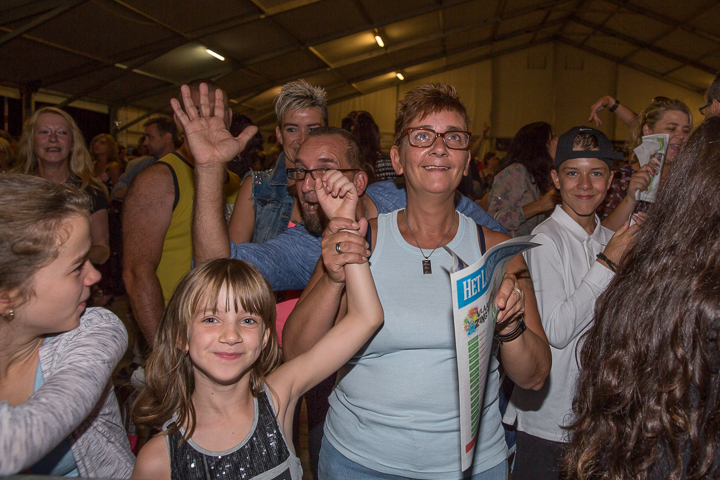 Podium & Sfeer @ Vlaanderen Zingt 2015 in Schoten, picture 51, photographed by Guy Danneels - FrontView Magazine