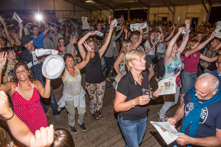 Podium & Sfeer @ Vlaanderen Zingt 2015 in Schoten, picture 53, photographed by Guy Danneels - FrontView Magazine