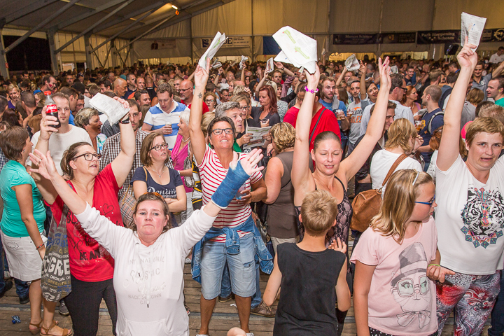 Podium & Sfeer @ Vlaanderen Zingt 2015 in Schoten, picture 109, photographed by Guy Danneels - FrontView Magazine
