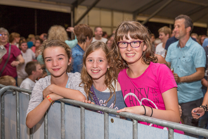 Podium & Sfeer @ Vlaanderen Zingt 2015 in Schoten, picture 110, photographed by Guy Danneels - FrontView Magazine