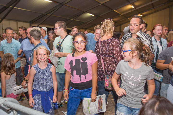 Podium & Sfeer @ Vlaanderen Zingt 2015 in Schoten, picture 111, photographed by Guy Danneels - FrontView Magazine