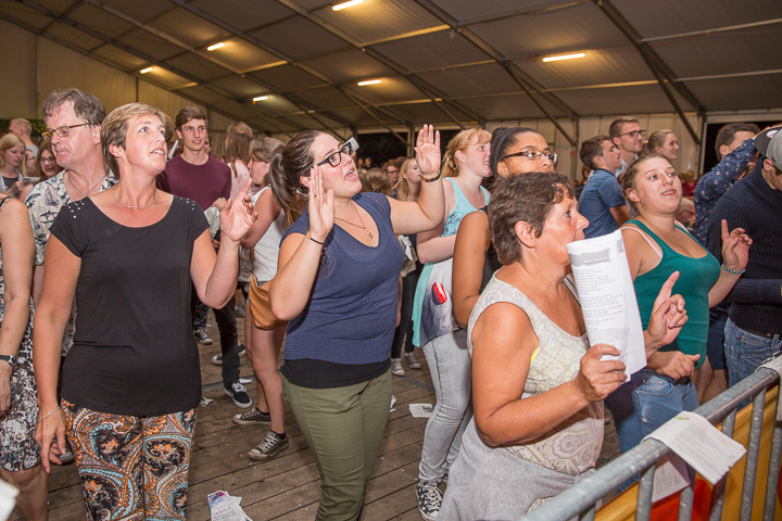Podium & Sfeer @ Vlaanderen Zingt 2015 in Schoten, picture 114, photographed by Guy Danneels - FrontView Magazine