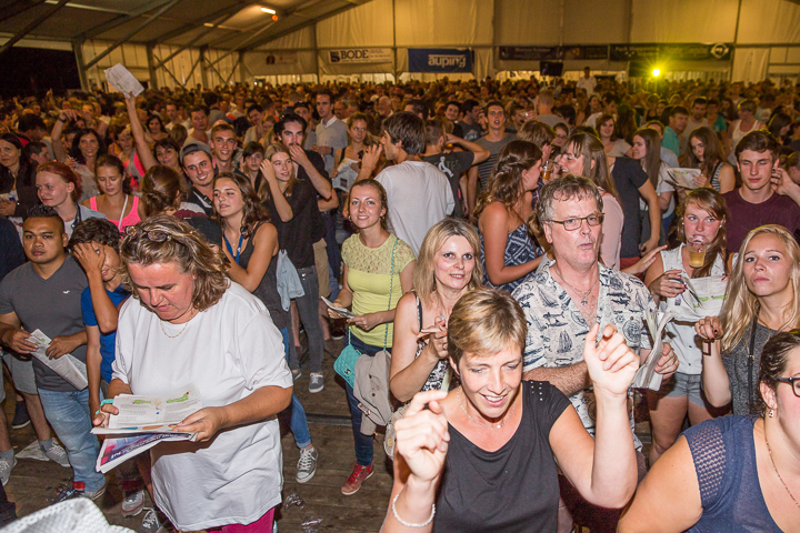 Podium & Sfeer @ Vlaanderen Zingt 2015 in Schoten, picture 116, photographed by Guy Danneels - FrontView Magazine