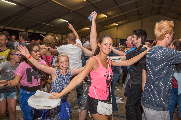 Podium & Sfeer @ Vlaanderen Zingt 2015 in Schoten, picture 124, photographed by Guy Danneels - FrontView Magazine