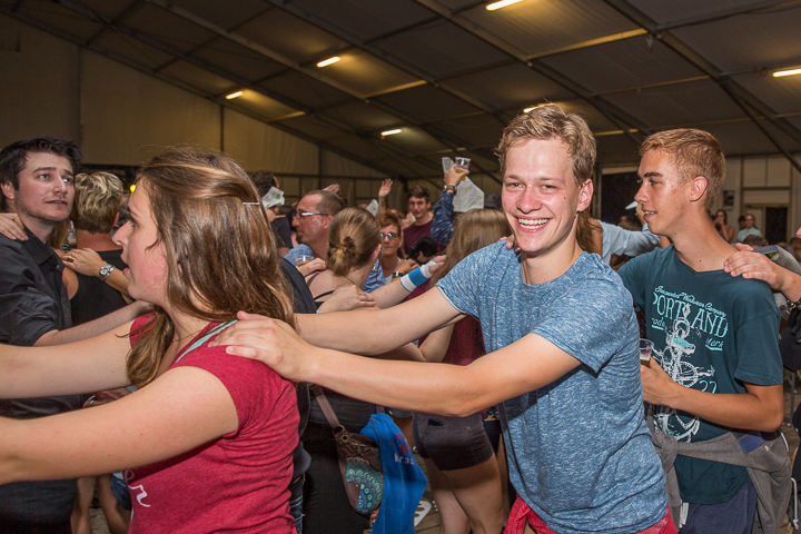 Podium & Sfeer @ Vlaanderen Zingt 2015 in Schoten, picture 131, photographed by Guy Danneels - FrontView Magazine