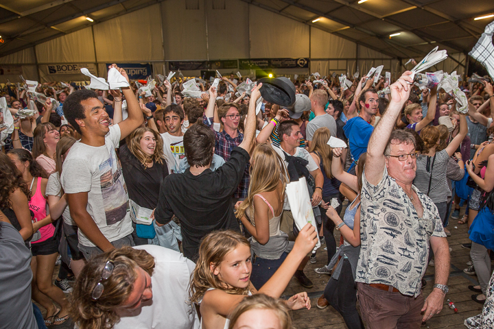 Podium & Sfeer @ Vlaanderen Zingt 2015 in Schoten, picture 141, photographed by Guy Danneels - FrontView Magazine