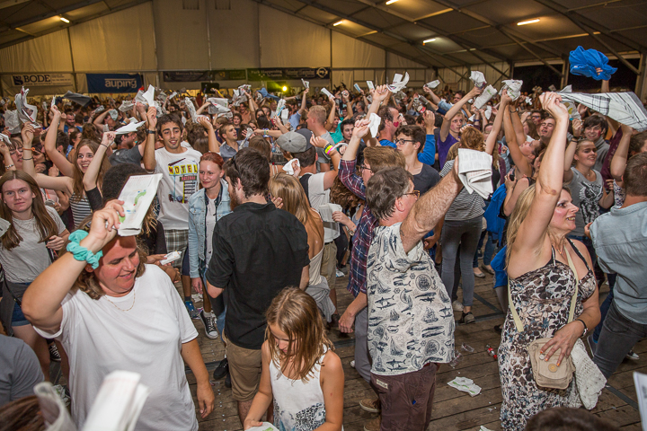Podium & Sfeer @ Vlaanderen Zingt 2015 in Schoten, picture 143, photographed by Guy Danneels - FrontView Magazine