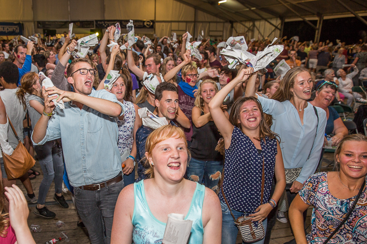 Podium & Sfeer @ Vlaanderen Zingt 2015 in Schoten, picture 153, photographed by Guy Danneels - FrontView Magazine