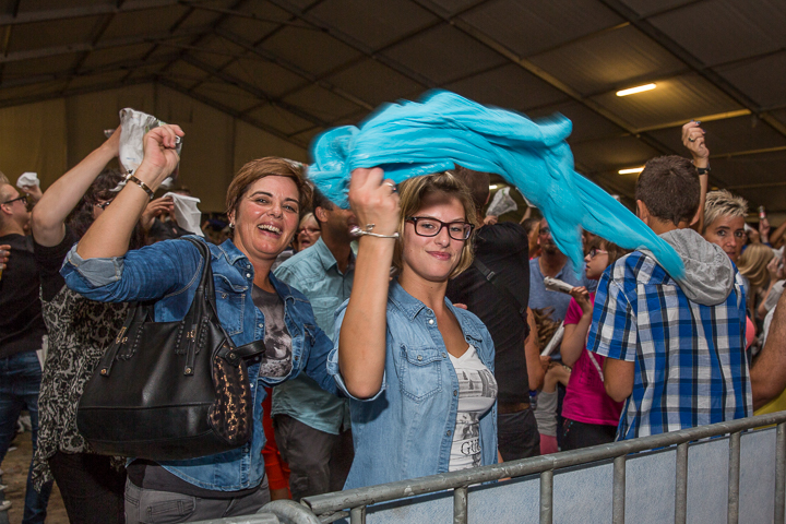Podium & Sfeer @ Vlaanderen Zingt 2015 in Schoten, picture 163, photographed by Guy Danneels - FrontView Magazine