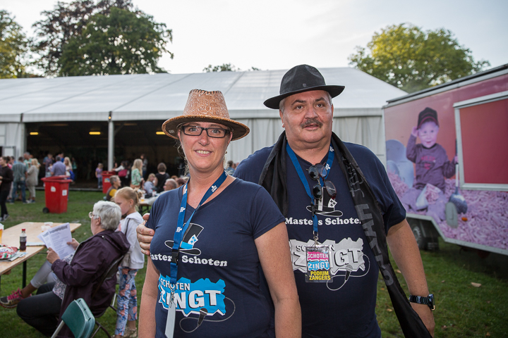 Publieksfoto's & Sfeer Reeks A @ Vlaanderen Zingt 2015 in Schoten, picture 2, photographed by Guy Danneels - FrontView Magazine