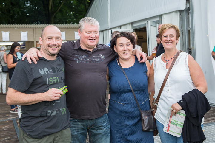 Publieksfoto's & Sfeer Reeks A @ Vlaanderen Zingt 2015 in Schoten, picture 15, photographed by Guy Danneels - FrontView Magazine