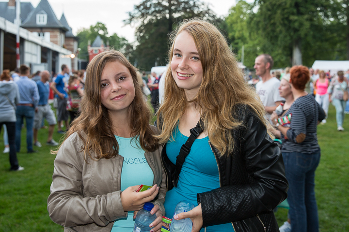 Publieksfoto's & Sfeer Reeks A @ Vlaanderen Zingt 2015 in Schoten, picture 17, photographed by Guy Danneels - FrontView Magazine