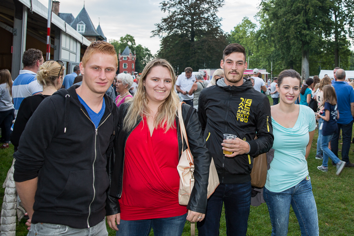 Publieksfoto's & Sfeer Reeks A @ Vlaanderen Zingt 2015 in Schoten, picture 22, photographed by Guy Danneels - FrontView Magazine