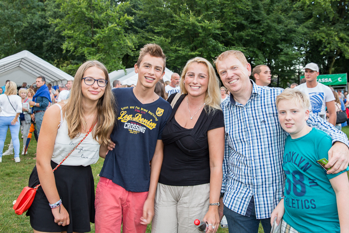 Publieksfoto's & Sfeer Reeks A @ Vlaanderen Zingt 2015 in Schoten, picture 27, photographed by Guy Danneels - FrontView Magazine