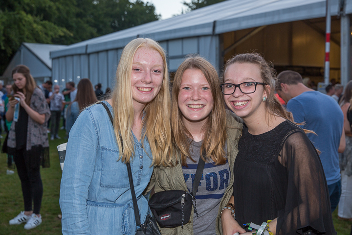 Publieksfoto's & Sfeer Reeks A @ Vlaanderen Zingt 2015 in Schoten, picture 83, photographed by Guy Danneels - FrontView Magazine