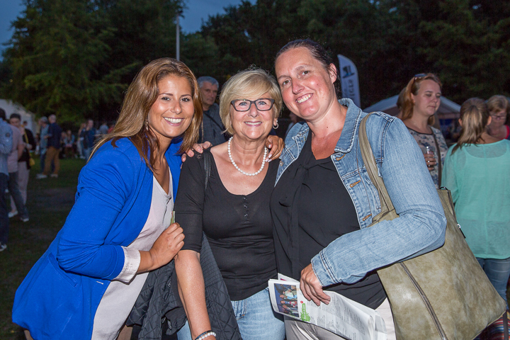 Publieksfoto's & Sfeer Reeks A @ Vlaanderen Zingt 2015 in Schoten, picture 111, photographed by Guy Danneels - FrontView Magazine
