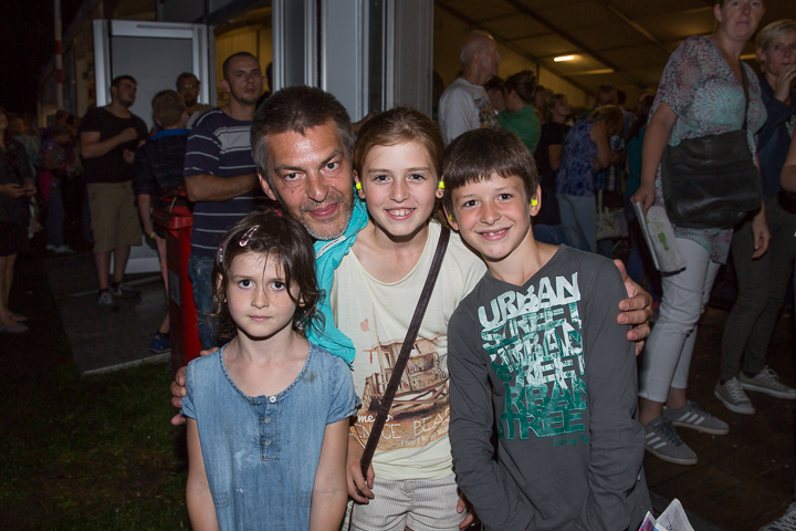 Publieksfoto's & Sfeer Reeks A @ Vlaanderen Zingt 2015 in Schoten, picture 129, photographed by Guy Danneels - FrontView Magazine