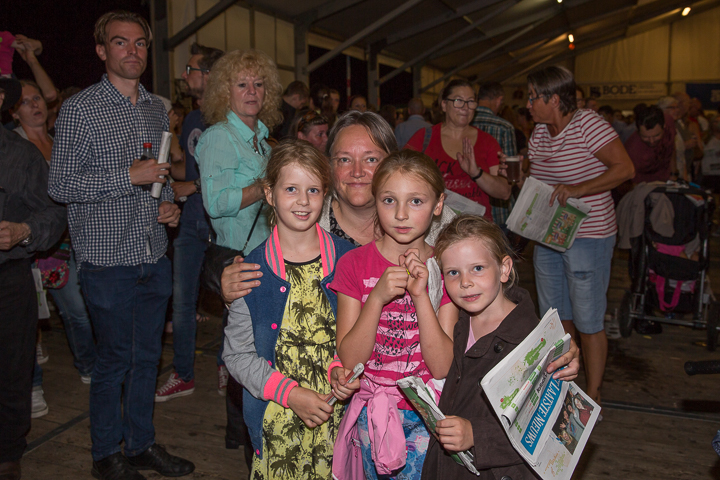 Publieksfoto's & Sfeer Reeks A @ Vlaanderen Zingt 2015 in Schoten, picture 143, photographed by Guy Danneels - FrontView Magazine