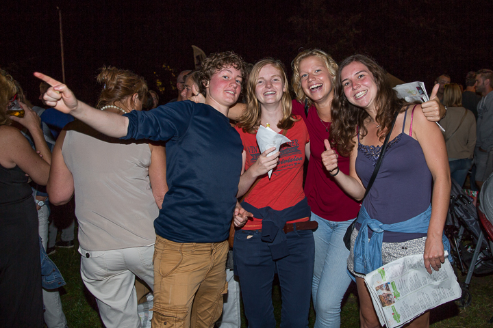 Publieksfoto's & Sfeer Reeks B @ Vlaanderen Zingt 2015 in Schoten, picture 22, photographed by Guy Danneels - FrontView Magazine
