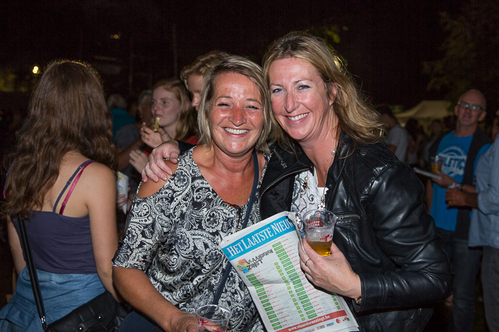 Publieksfoto's & Sfeer Reeks B @ Vlaanderen Zingt 2015 in Schoten, picture 28, photographed by Guy Danneels - FrontView Magazine