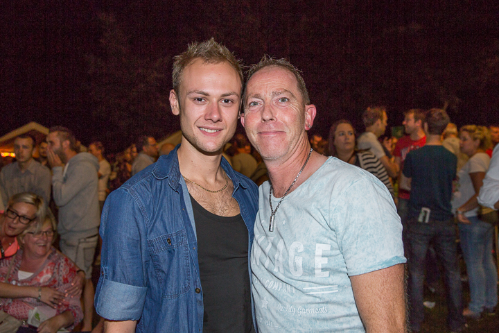 Publieksfoto's & Sfeer Reeks B @ Vlaanderen Zingt 2015 in Schoten, picture 29, photographed by Guy Danneels - FrontView Magazine