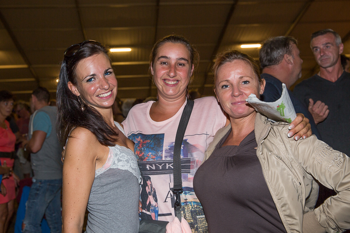 Publieksfoto's & Sfeer Reeks B @ Vlaanderen Zingt 2015 in Schoten, picture 31, photographed by Guy Danneels - FrontView Magazine