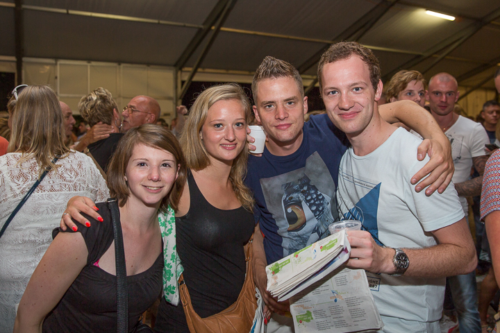Publieksfoto's & Sfeer Reeks B @ Vlaanderen Zingt 2015 in Schoten, picture 46, photographed by Guy Danneels - FrontView Magazine