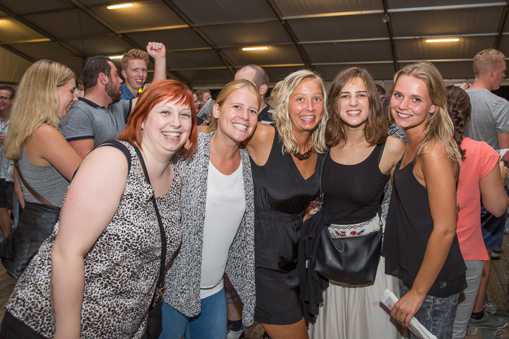 Publieksfoto's & Sfeer Reeks B @ Vlaanderen Zingt 2015 in Schoten, picture 50, photographed by Guy Danneels - FrontView Magazine