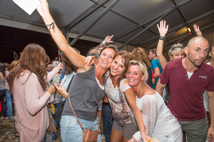Publieksfoto's & Sfeer Reeks B @ Vlaanderen Zingt 2015 in Schoten, picture 56, photographed by Guy Danneels - FrontView Magazine