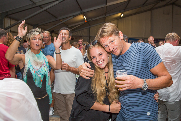 Publieksfoto's & Sfeer Reeks B @ Vlaanderen Zingt 2015 in Schoten, picture 57, photographed by Guy Danneels - FrontView Magazine