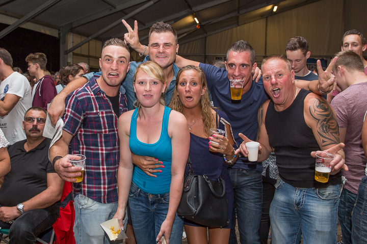 Publieksfoto's & Sfeer Reeks B @ Vlaanderen Zingt 2015 in Schoten, picture 64, photographed by Guy Danneels - FrontView Magazine