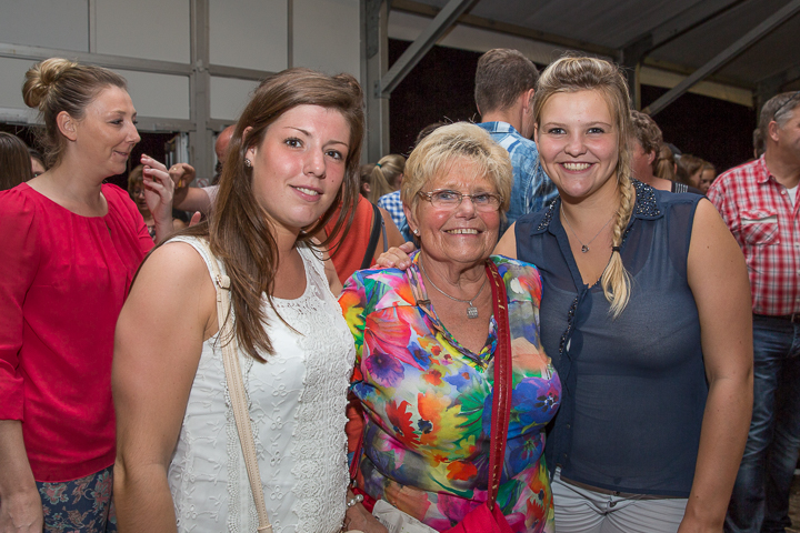 Publieksfoto's & Sfeer Reeks B @ Vlaanderen Zingt 2015 in Schoten, picture 67, photographed by Guy Danneels - FrontView Magazine