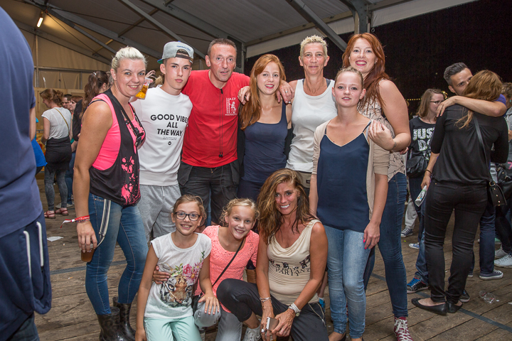 Publieksfoto's & Sfeer Reeks B @ Vlaanderen Zingt 2015 in Schoten, picture 69, photographed by Guy Danneels - FrontView Magazine