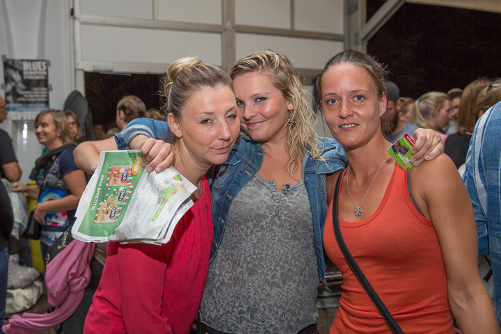 Publieksfoto's & Sfeer Reeks B @ Vlaanderen Zingt 2015 in Schoten, picture 71, photographed by Guy Danneels - FrontView Magazine