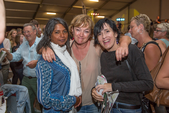 Publieksfoto's & Sfeer Reeks B @ Vlaanderen Zingt 2015 in Schoten, picture 73, photographed by Guy Danneels - FrontView Magazine