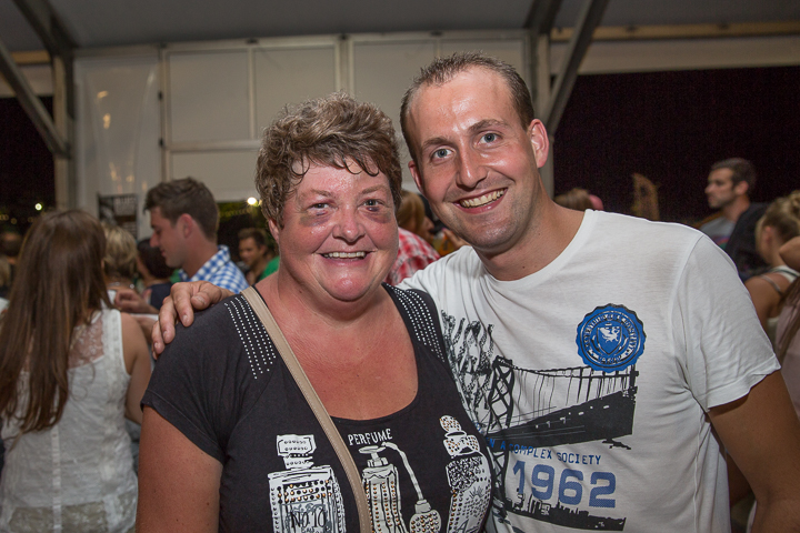 Publieksfoto's & Sfeer Reeks B @ Vlaanderen Zingt 2015 in Schoten, picture 77, photographed by Guy Danneels - FrontView Magazine