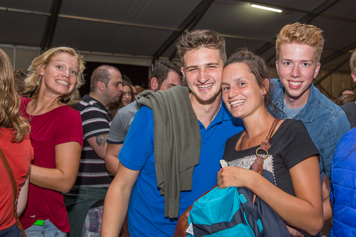 Publieksfoto's & Sfeer Reeks B @ Vlaanderen Zingt 2015 in Schoten, picture 81, photographed by Guy Danneels - FrontView Magazine