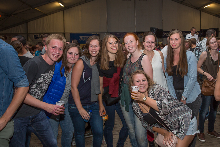 Publieksfoto's & Sfeer Reeks B @ Vlaanderen Zingt 2015 in Schoten, picture 83, photographed by Guy Danneels - FrontView Magazine