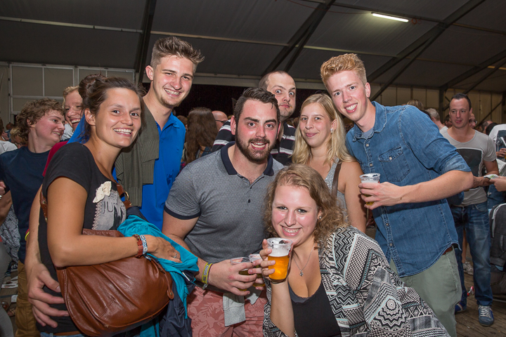 Publieksfoto's & Sfeer Reeks B @ Vlaanderen Zingt 2015 in Schoten, picture 84, photographed by Guy Danneels - FrontView Magazine