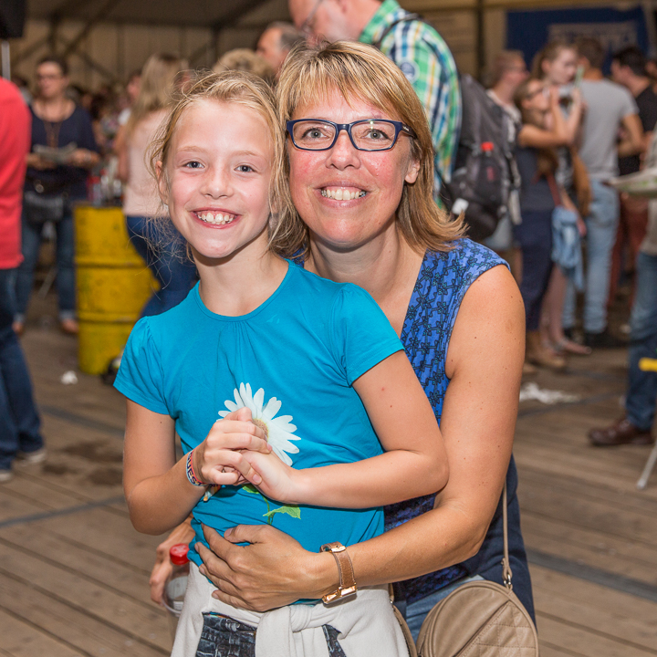 Publieksfoto's & Sfeer Reeks B @ Vlaanderen Zingt 2015 in Schoten, picture 98, photographed by Guy Danneels - FrontView Magazine