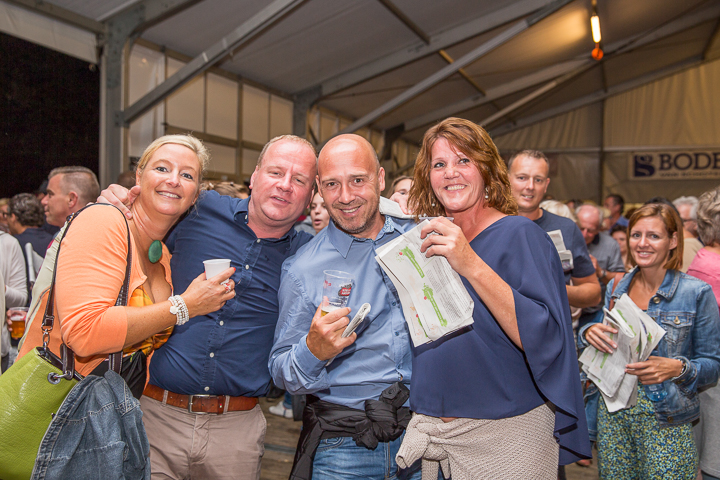 Publieksfoto's & Sfeer Reeks B @ Vlaanderen Zingt 2015 in Schoten, picture 121, photographed by Guy Danneels - FrontView Magazine