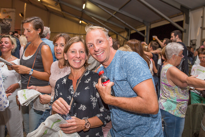 Publieksfoto's & Sfeer Reeks B @ Vlaanderen Zingt 2015 in Schoten, picture 122, photographed by Guy Danneels - FrontView Magazine