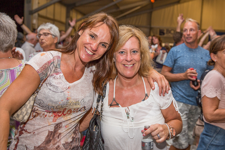 Publieksfoto's & Sfeer Reeks B @ Vlaanderen Zingt 2015 in Schoten, picture 123, photographed by Guy Danneels - FrontView Magazine