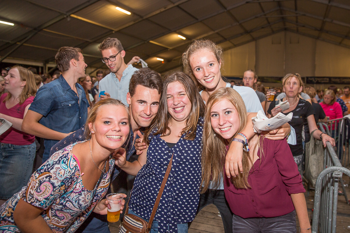 Publieksfoto's & Sfeer Reeks B @ Vlaanderen Zingt 2015 in Schoten, picture 131, photographed by Guy Danneels - FrontView Magazine