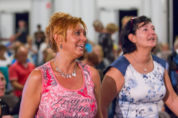 Publieksfoto's & Sfeer Reeks B @ Vlaanderen Zingt 2015 in Schoten, picture 140, photographed by Guy Danneels - FrontView Magazine