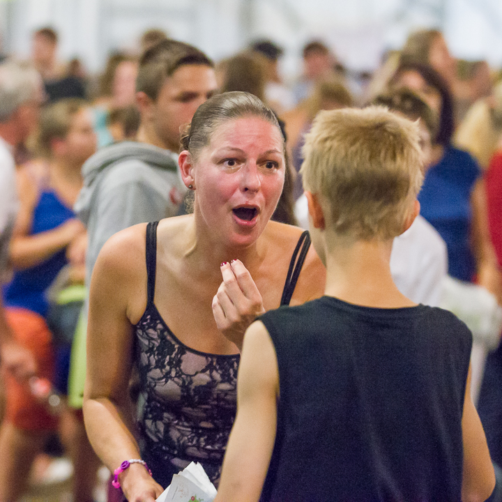 Publieksfoto's & Sfeer Reeks B @ Vlaanderen Zingt 2015 in Schoten, picture 146, photographed by Guy Danneels - FrontView Magazine