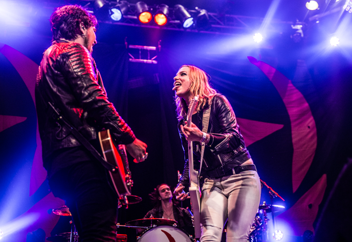 Halestorm @ Huntenpop 2015, foto 4, foto's door Kelly Thans - FrontView Magazine