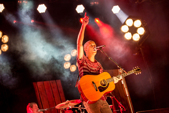 Milow @ Marktrock Leuven 2015, picture 8, photographed by Kurt Jacobs - FrontView Magazine