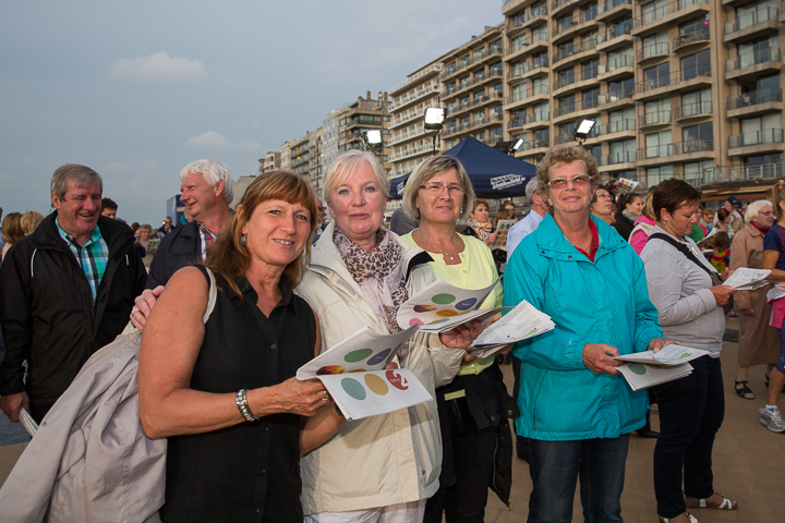 Podium & Sfeer @ Vlaanderen Zingt 2015 in Nieuwpoort, picture 11, photographed by Guy Danneels - FrontView Magazine