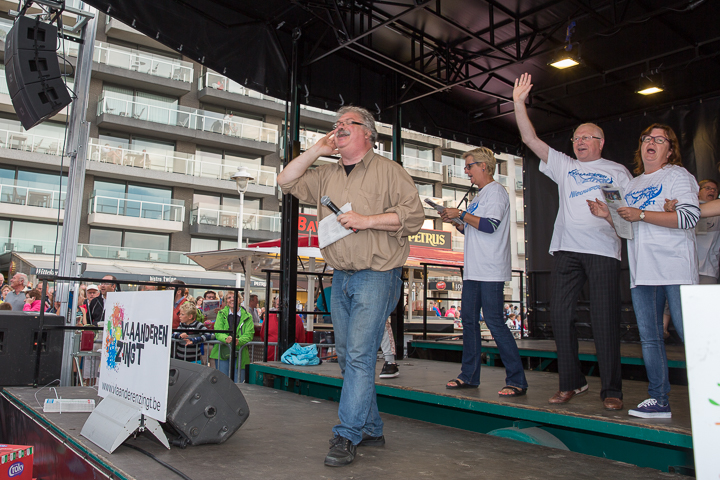 Podium & Sfeer @ Vlaanderen Zingt 2015 in Nieuwpoort, picture 18, photographed by Guy Danneels - FrontView Magazine